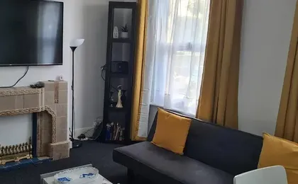 Cosy 2-bed Apartment - Sleeps 4 & Central