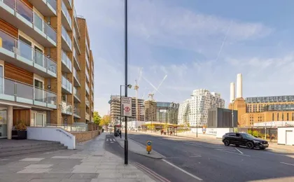 The Nine Elms Lane Arms - Stunning & Bright 2bdr Flat with Balconies