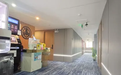 AIS AI Smart Hotel (Southwest University Tianshengli Street)