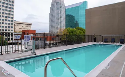 Hampton Inn & Suites Winston-Salem Downtown (H)