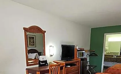 Travel Inn & Suite