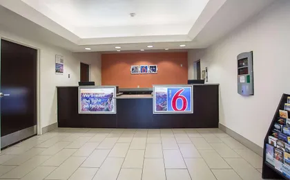 Motel 6 Page
