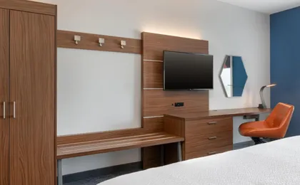 Holiday Inn Express Calhoun South