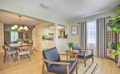 8 Mi to Beaches: Bradenton Home w/ Poolside Oasis!