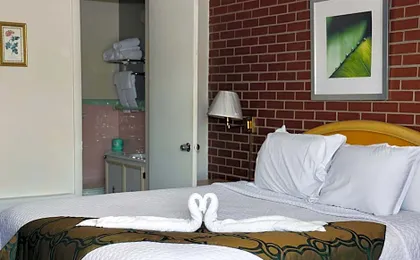 Twi-Lite Inn
