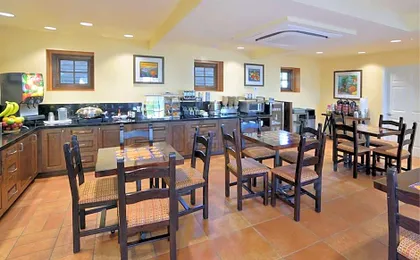 Lamplighter Inn & Suites at SDSU