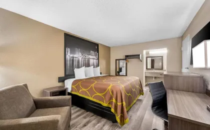 Super 8 by Wyndham Metairie