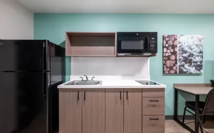 ECHO Suites Extended Stay by Wyndham Springfield Airport PLZ