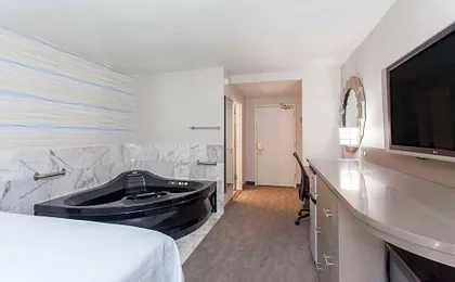 Days Inn by Wyndham Lanham Washington DC