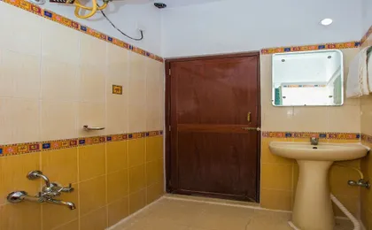 OYO 16123 Chandana Deluxe
