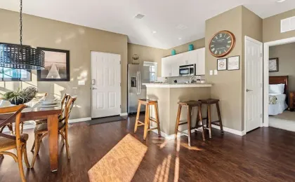 Welcoming 4 BR Sleeps 10 Guests
