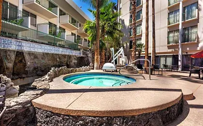 DoubleTree by Hilton Phoenix Midtown