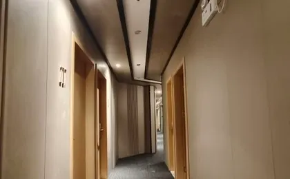 Breathing Tree Hotel (Shanghai Xuhui Sixth People's Hospital)