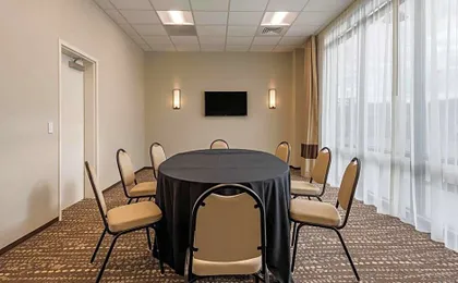 Comfort Inn & Suites Pittsburgh-Northshore
