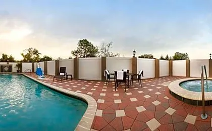 Country Inn & Suites by Radisson, Tampa Airport North, FL