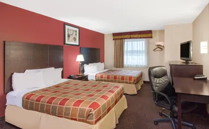 Travelodge by Wyndham Romulus Detroit Airport