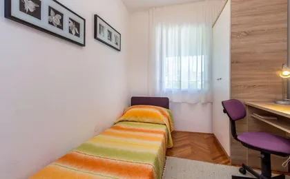 Neu Renovierte Ferienwohnung Mit Klima, Wlan, Terrasse Und Grill