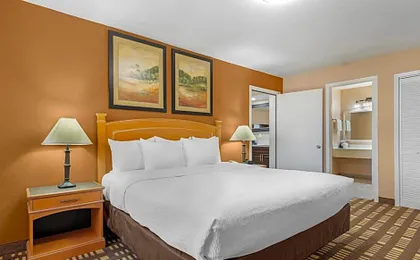Quality Inn & Suites Plano East - Richardson
