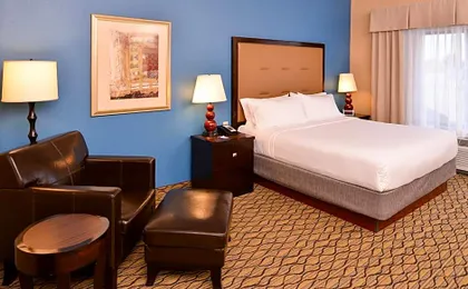 Holiday Inn Express & Suites Wichita Falls by IHG