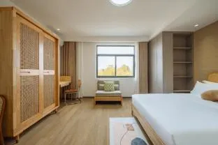 Floral Hotel Shanghai Yidao Chengxuan Homestay Qingping Highway