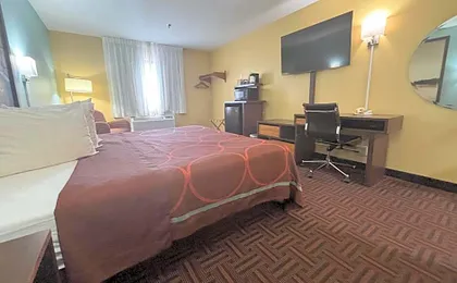 Super 8 by Wyndham Peoria
