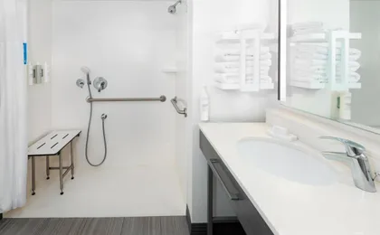 Hampton Inn & Suites Kansas City-Country Club Plaza