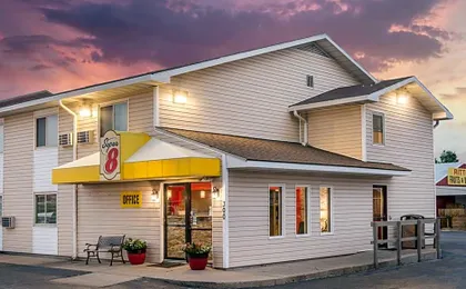 Super 8 by Wyndham Moberly MO