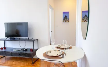 Hr.113 - Apartamento Recentemente Reformado Com 2 Dormitorios Para Alugar No Posto 10 de Ipanema