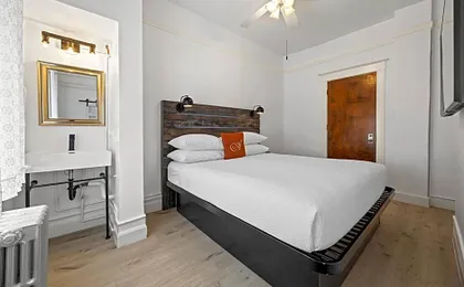Andrews Hotel