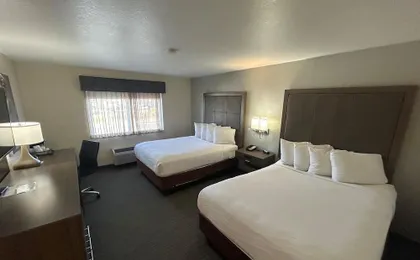 Best Western Plus Paper Valley Hotel