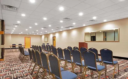 La Quinta Inn & Suites by Wyndham DC Metro Capital Beltway
