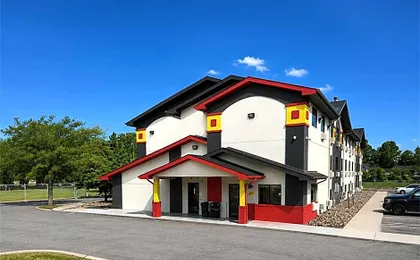 Super 8 by Wyndham Lexington Park/California Area