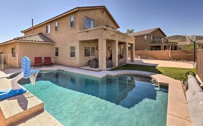 Modern Tucson Home w/ Patio + Saltwater Pool!