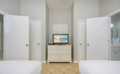 Phoenix V 013 2 Bedroom Condo