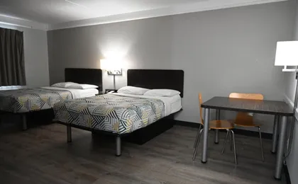 Motel 6 Hazelwood Mo