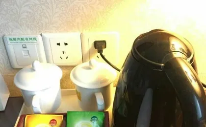 U-FREE Hotel (Shanghai Caolu Minlei Road Subway Station)