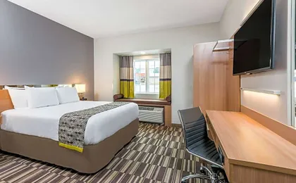 Microtel Inn & Suites by Wyndham New Martinsville