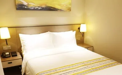 Home Inn Select Hotel (Hangzhou Xixi Tianjie Wenyi West Road)