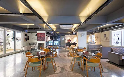 Wild Wings Premium Hotel