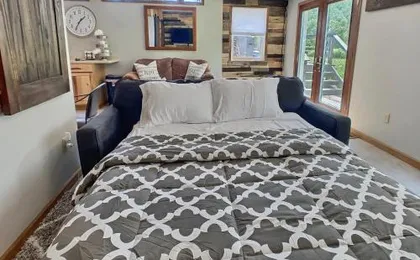 The Maples Apt - King Bed, Pet Friendly, Beautiful Views
