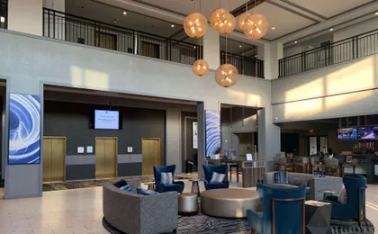 DoubleTree Suites by Hilton & Conf Ctr Chicago