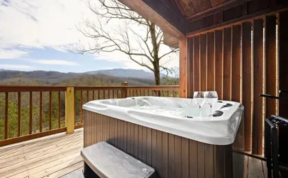 Great View Location Studio Log Cabin Hot Tub