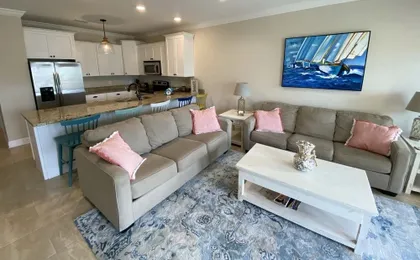 A Beach Life 1B 3 Bedroom Home By Redawning