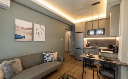 Talkabout - Spacious 48 Sqm - 3' To Metro - Next To Ippokrateio Hospital
