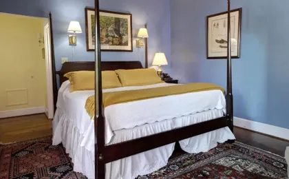 200 South Street Inn