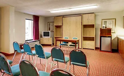 Quality Inn & Suites Clinton - Jackson West
