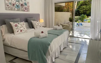 Apartamento Planta Jardin Con Gran Terraza, Soleado 132