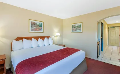 Ramada by Wyndham Fresno Northwest