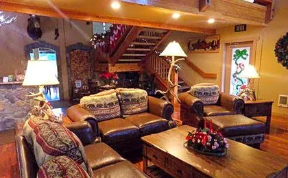 Cowlitz River Lodge