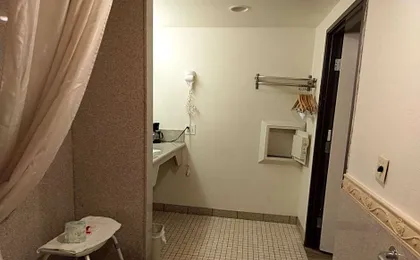 Travelodge by Wyndham Costa Mesa Newport Beach Hacienda